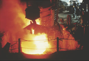冶金工業
（輸送各種潤滑油、燃料油、液壓油等）